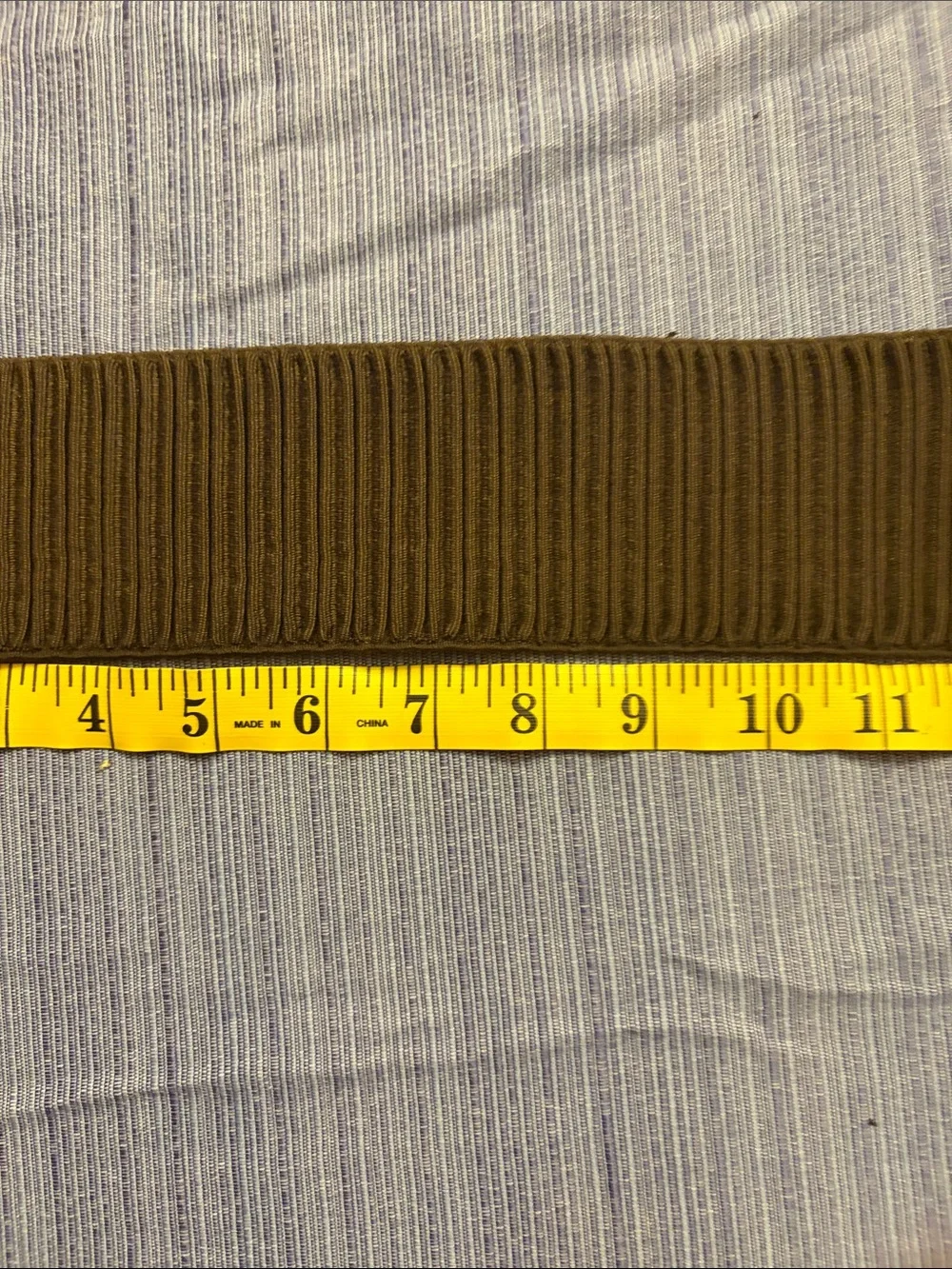 Women's Wide Elastic Belt with Gold Toggle Hardware - Brown